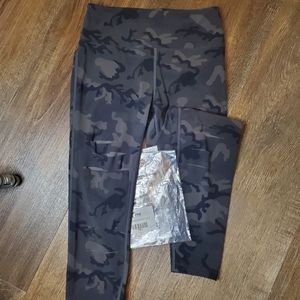 Zyia forest camo slashed luxe hi rise 7/8 24" legging